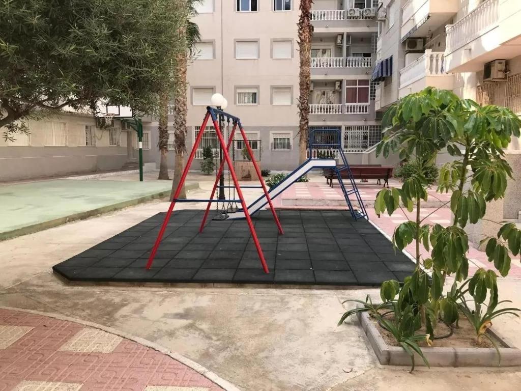 Mila Sloneczny Apartament W Torrevieja Centrum Екстер'єр фото
